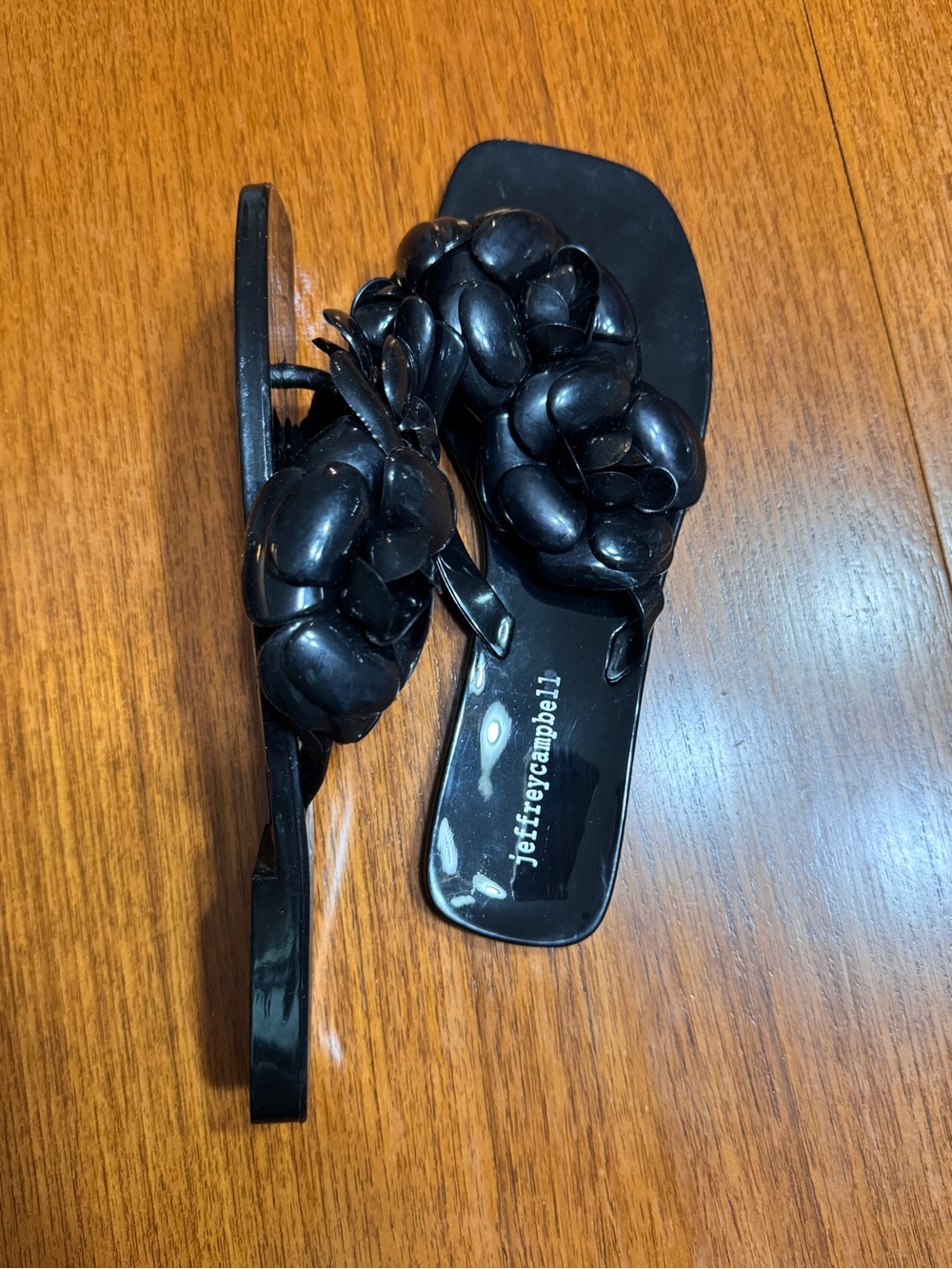 Jeffrey Campbell (8) Women’s Black Fleuris Jelly flip-flop Sandals